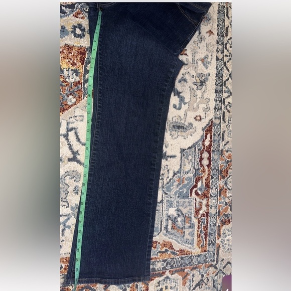 Levis 512 Perfectly Slimming Boot Cut Jeans Women's 12 Dark Wash Denim - Picture 13 of 13